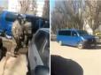 У Сімферополі  прямо в центрі міста російські силовики викрали чоловіка  (відео)
